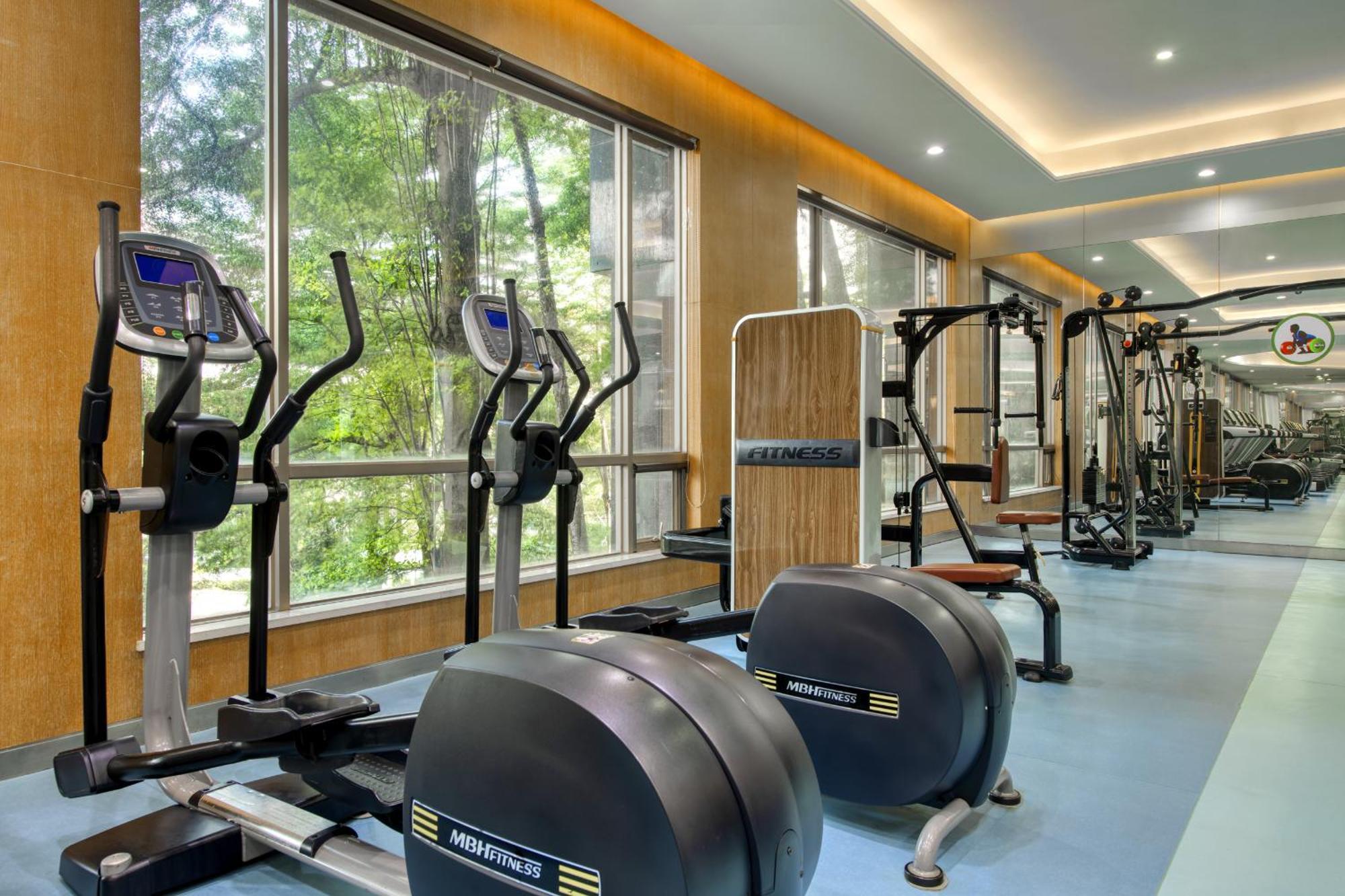 Dongguan Royal Garden Hotel Bagian luar foto